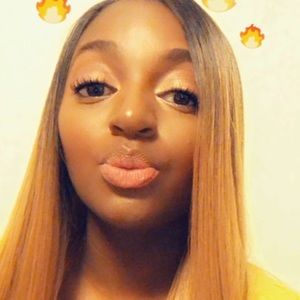 Meet your Posher, Kendra